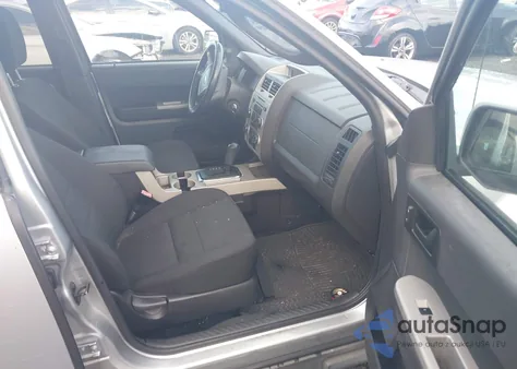 2010 Ford Escape Xlt z USA, uszkodzony, nr VIN 1FMCU0D79AKA78657